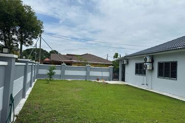 Taman Tanjak Kuala Kubu Baru Single Storey Corner Lot for sale