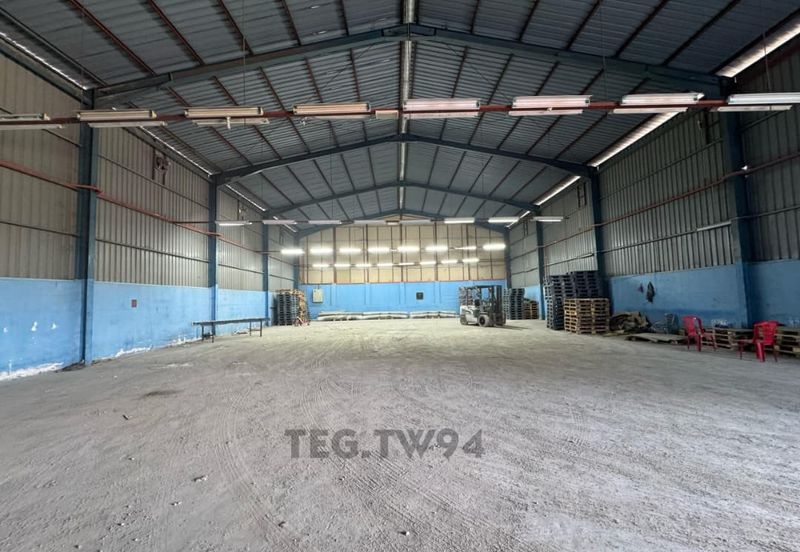 Taman Sentosa Klang Warehouse with Industrial Title for RENT