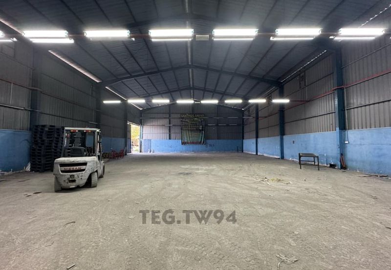 Taman Sentosa Klang Warehouse with Industrial Title for RENT