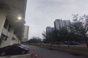 Alam Sanjung Section 22 Shah Alam 2 Adjoining Ground Floor Shoplots for rent