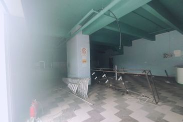 Ground Floor Corner Lot Alam Sanjung Section 22 Shah Alam for Rent