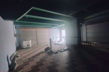 Ground Floor Corner Lot Alam Sanjung Section 22 Shah Alam for Rent