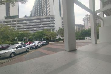 Ground Floor Corner Lot Alam Sanjung Section 22 Shah Alam for Rent