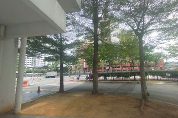 Ground Floor Corner Lot Alam Sanjung Section 22 Shah Alam for Rent