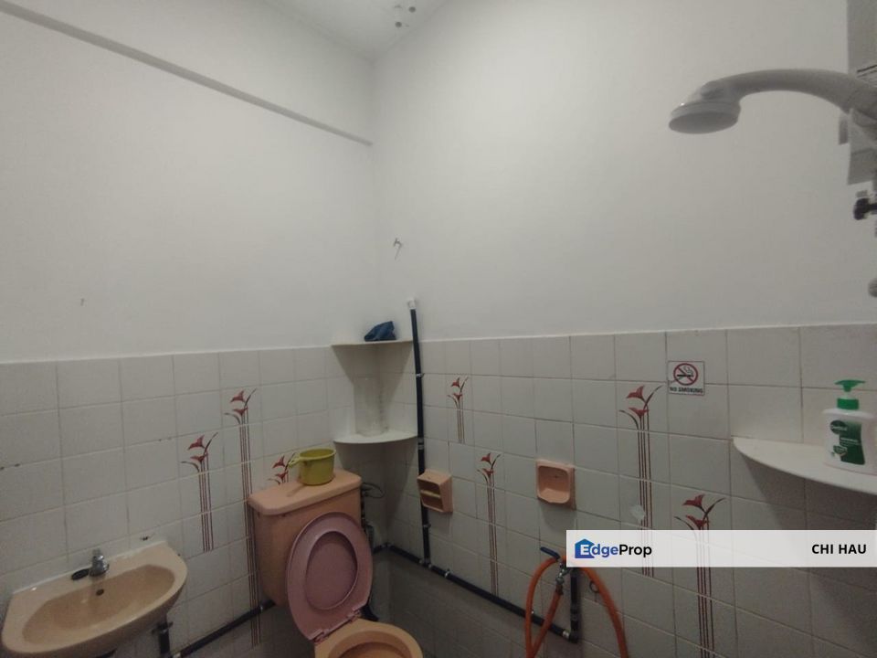 Mix unit room available for rent with Free Wifi and Water (R2), Selangor, Bandar Sunway