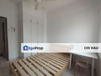 Mix unit room available for rent with Free Wifi and Water (R8), Selangor, Bandar Sunway