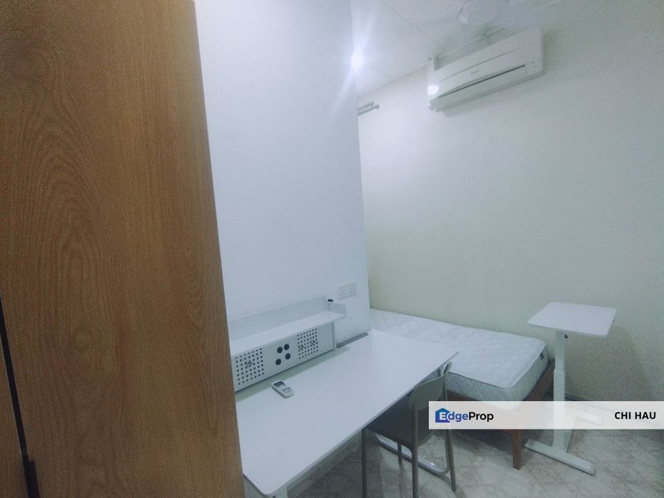 Mix unit room available for rent with Free Wifi and Water (R10), Selangor, Bandar Sunway