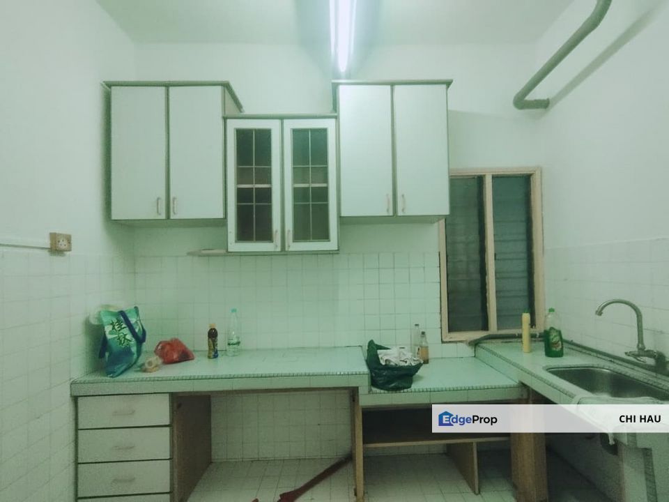 Limited Refurbished 2R 1B at Mediterranean Alora Taman Sri Muda for sale, Selangor, Shah Alam