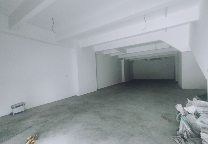 Intermediate Ground Floor Shoplots at Alam Sanjung Section 22 Shah Alam for rent