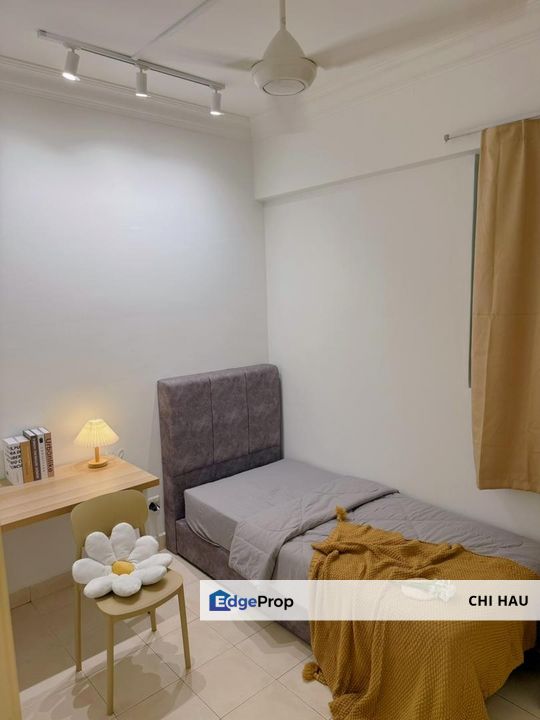 Female room available for rent with Free Wifi, Water and Electric at Koi Tropika Bdr Puteri Puchong, Selangor, Bandar Puteri Puchong