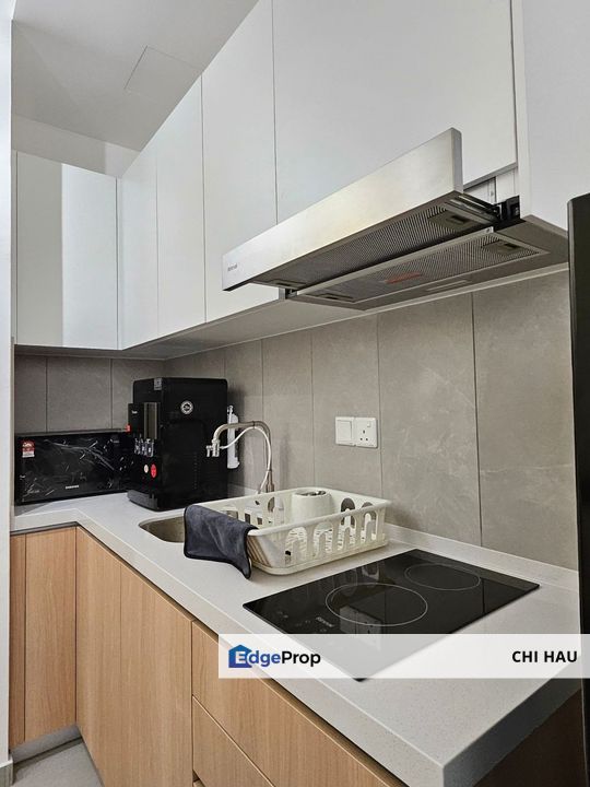 YOLO Bandar Sunway male unit room for rent nearby BRT, Selangor, Petaling Jaya