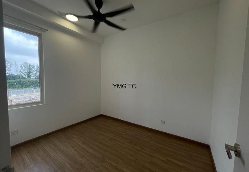 The Tresor @ Gravit 8 *