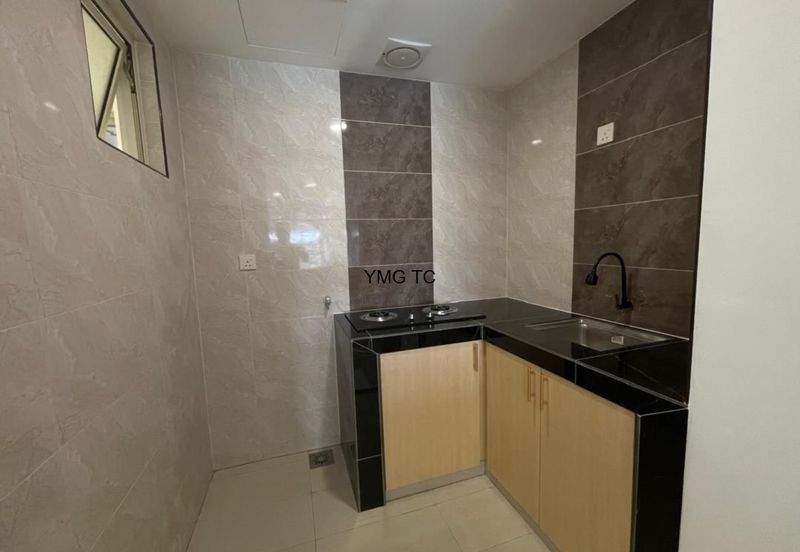 The Tresor @ Gravit 8 *