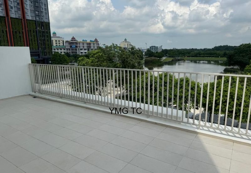 The Tresor @ Gravit 8 *