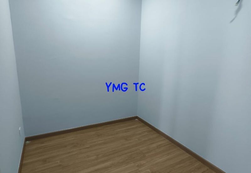 The Tresor @ Gravit 8 *