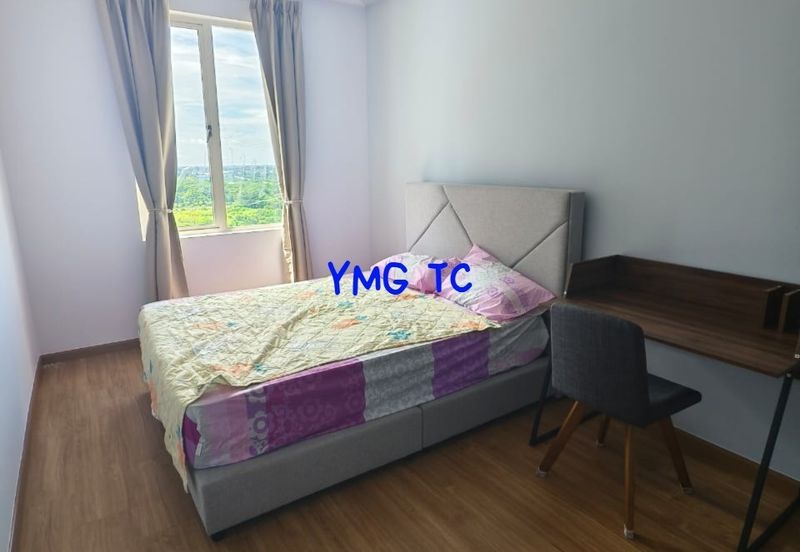 The Tresor @ Gravit 8 *