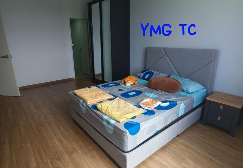 The Tresor @ Gravit 8 *