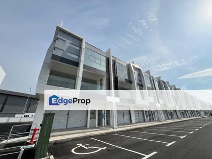 3 Storey shop lot Suria industrial park Sepang, Selangor, Sepang