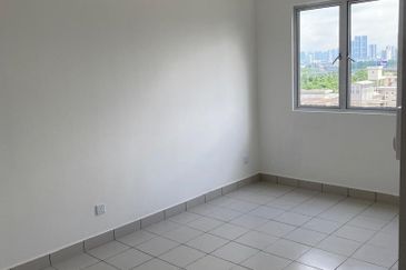 Lili apartment Kuchai lama