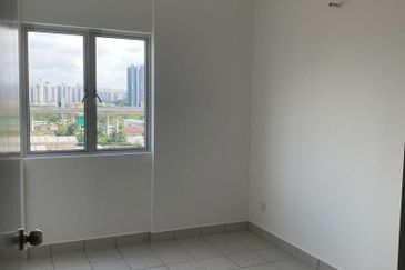 Lili apartment Kuchai lama