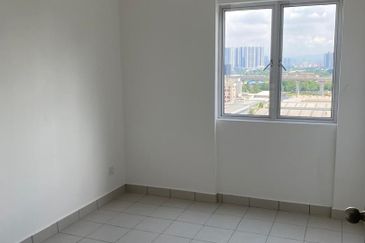 Lili apartment Kuchai lama