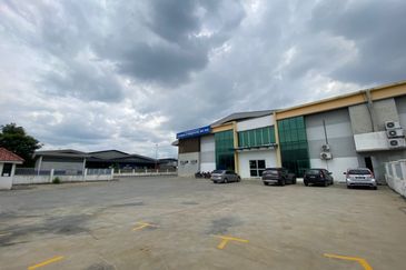 2.5 Acres Freehold Detached Factory For Sale at Nilai, RM260/sqft only, can move in immediately