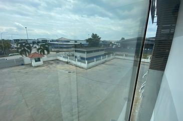 2.5 Acres Freehold Detached Factory For Sale at Nilai, RM260/sqft only, can move in immediately