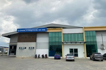 2.5 Acres Freehold Detached Factory For Sale at Nilai, RM260/sqft only, can move in immediately