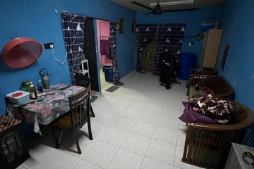 Rumah Pangsa Seri Pauh