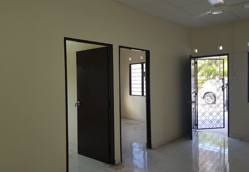 RUMAH TERES SETINGKAT (CORNER LOT) SIMPANG AMPAT PENANG