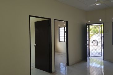 RUMAH TERES SETINGKAT (CORNER LOT) SIMPANG AMPAT PENANG