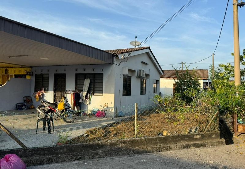 RUMAH TERES SETINGKAT (CORNER LOT) SIMPANG AMPAT PENANG