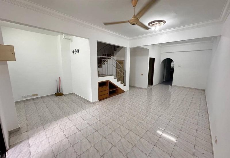 DOUBLE STOREY TERRACE 