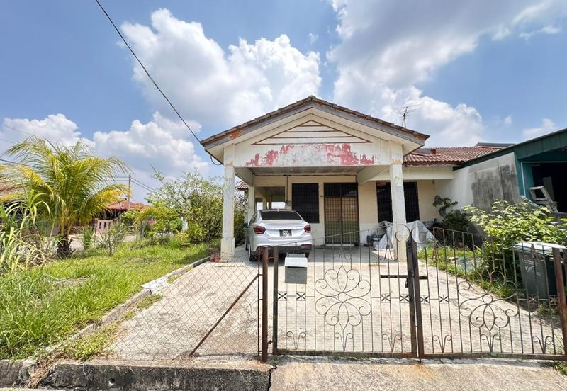 TERRACE SINGLE STOREYS CORNER LOT