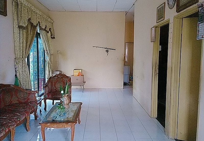 TERRACE SINGLE STOREYS CORNER LOT