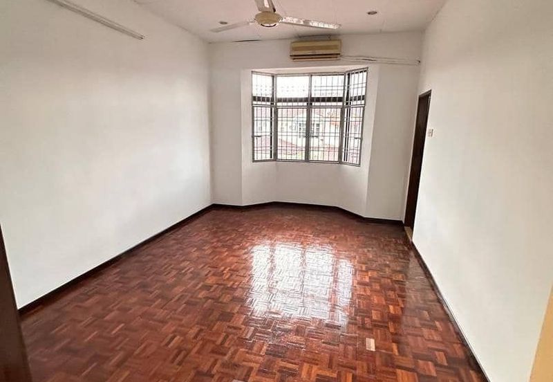 DOUBLE STOREY TERRACE