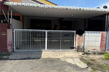 RUMAH TERES SETINGKAT UNTUK DI SEWA