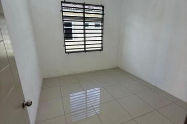 RUMAH TERES SEMI-D SETINGKAT UNTUK DISEWA