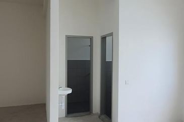 SHOP OFFICE FOR SALE & RENT