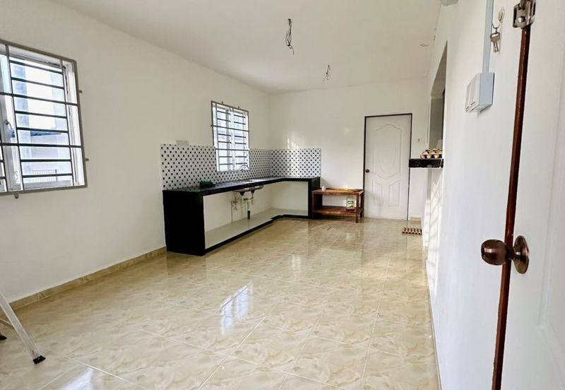 RUMAH TERES 2 TINGKAT CORNER LOT UNTUK DI JUAL