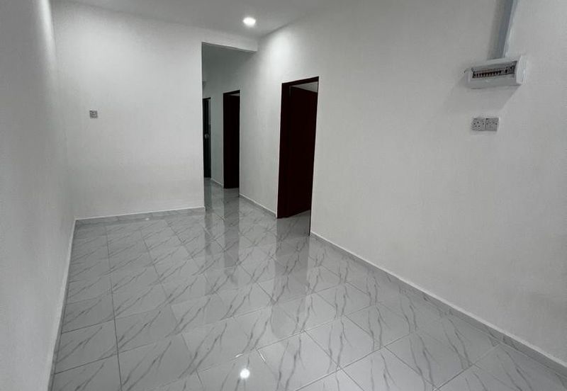 RUMAH TERES SETINGKAT UNTUK DIJUAL (FULLY RENO)