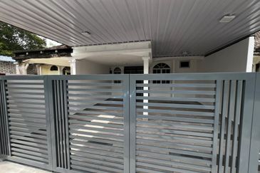 RUMAH TERES SETINGKAT UNTUK DIJUAL (FULLY RENO)