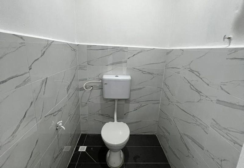 RUMAH TERES SETINGKAT UNTUK DIJUAL (FULLY RENO)