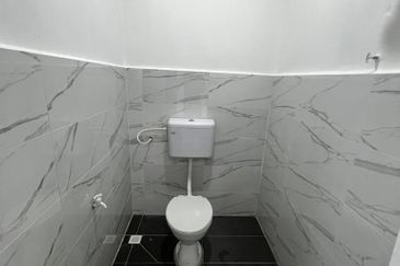 RUMAH TERES SETINGKAT UNTUK DIJUAL (FULLY RENO)