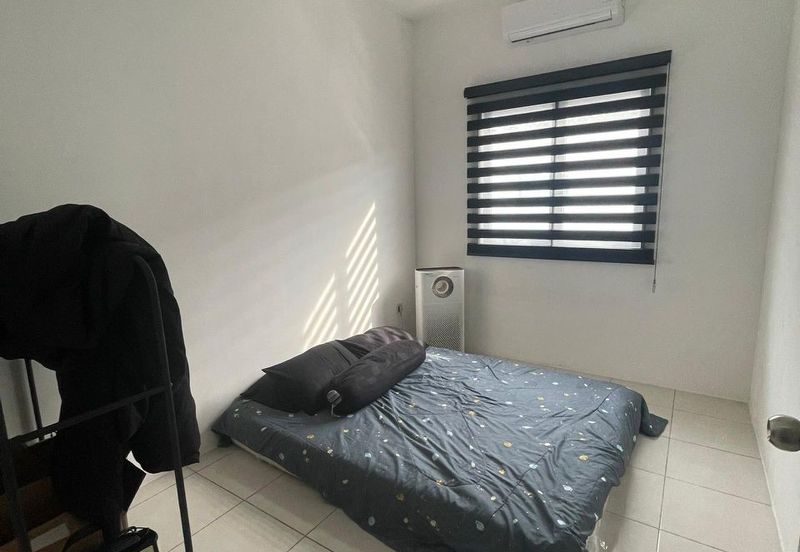 RUMAH TERES DUA TINGKAT UNTUK DI SEWA