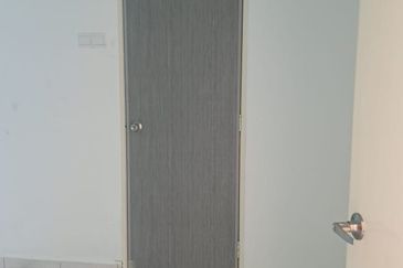 RUMAH DUA TINGKAT UNTUK DI SEWA