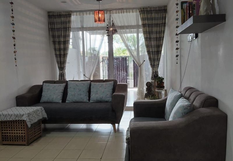 RUMAH TERES SETINGKAT UNTUK DIJUAL 