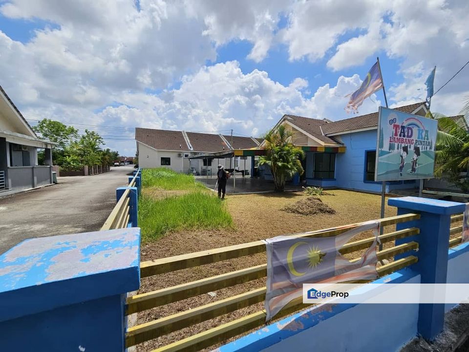 RUMAH TERES SETINGKAT (CORNER LOT) UNTUK DIJUAL , Penang, Bertam