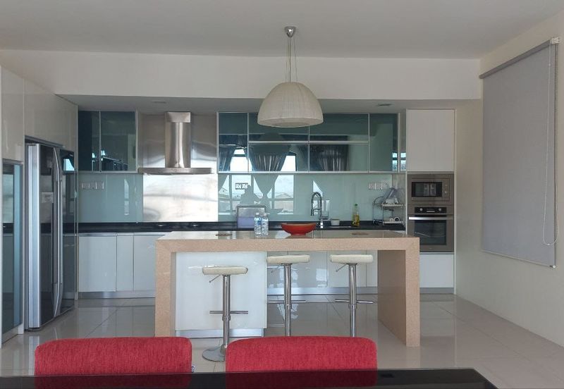 VILLA FOR SALE FULLY FURNISHED LUXURY HOME at Batu Ferringhi Penang