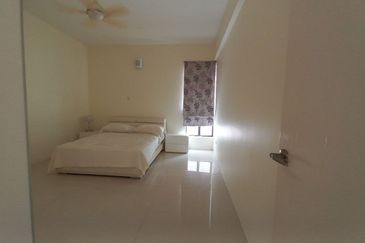 VILLA FOR SALE FULLY FURNISHED LUXURY HOME at Batu Ferringhi Penang